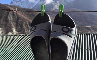 Oofos – Recovery Sandale für müde Füße